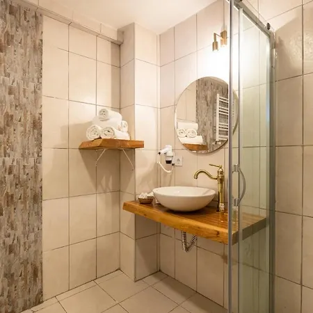Aya Butik Hotel *