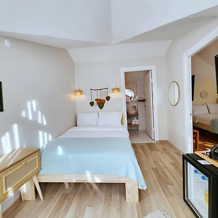 Aya Butik Hotel *